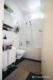 Neukölln - mitten im Kiez, bezugsfreie 2-Zimmer-Altbau-Wohnung im 1.OG Vorderhaus, 2013 saniert - Badezimmer